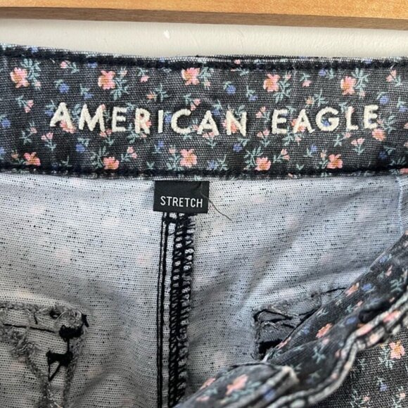 American Eagle high rise floral button fly cargo grey pink pants size 0 - Picture 6 of 11